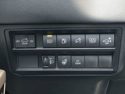 Used 2024 Toyota Tundra Limited w/ Power Package image 28