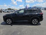 Used 2022 Nissan Rogue SV image 2