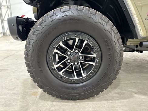 Used 2025 Jeep Wrangler Unlimited Rubicon AWD/4WD image 33