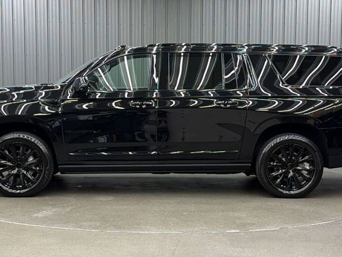 Used 2025 GMC Yukon XL Denali w/ Sun & Power Step Package image 2