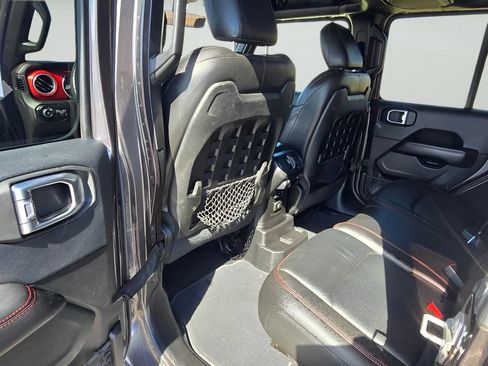 Used 2018 Jeep Wrangler Unlimited Rubicon w/ Dual Top Group AWD/4WD image 26
