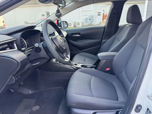 Used 2021 Toyota Corolla LE image 11