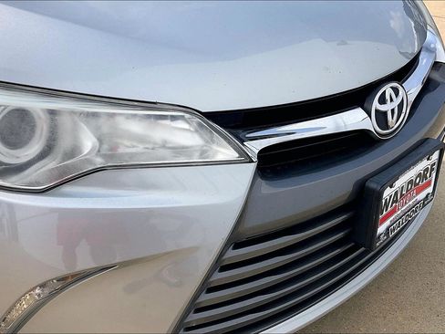 Used 2017 Toyota Camry XLE w/ Moonroof Package FWD image 35