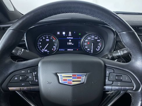Used 2022 Cadillac XT6 Premium Luxury w/ Technology Package AWD/4WD image 3