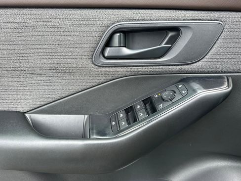 Certified 2023 Nissan Rogue S image 11