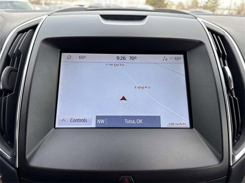 Used 2020 Ford Edge Titanium image 19