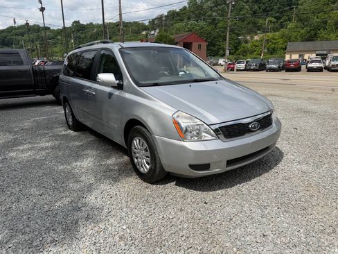 Used 2012 Kia Sedona LX FWD image 5