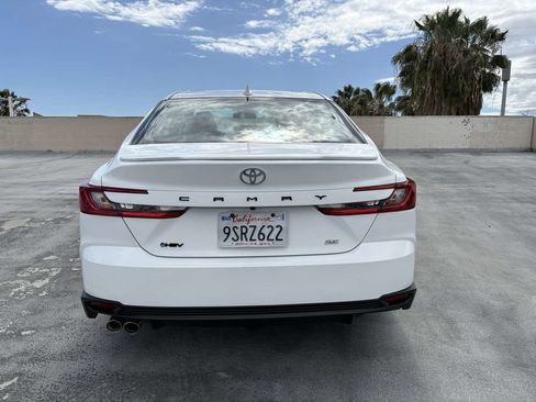 Used 2025 Toyota Camry SE image 12