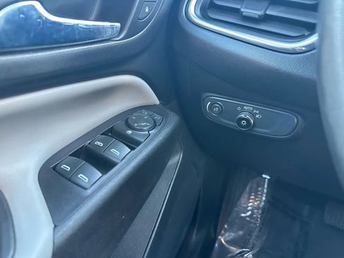 Used 2020 Chevrolet Equinox LS w/ LPO, Roadside Safety Package image 37