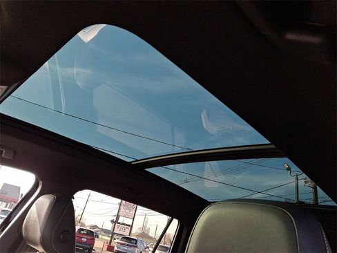 Certified 2023 Volkswagen Tiguan SE R-Line image 14