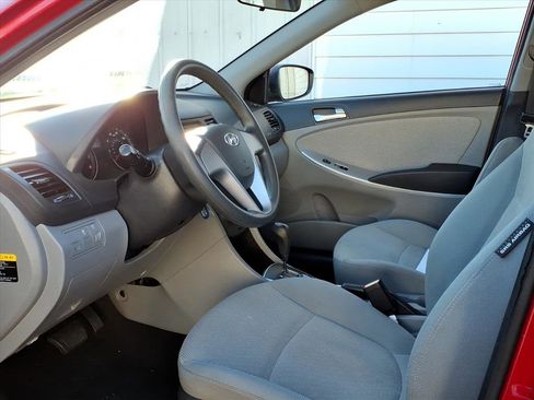 Used 2014 Hyundai Accent GLS image 9