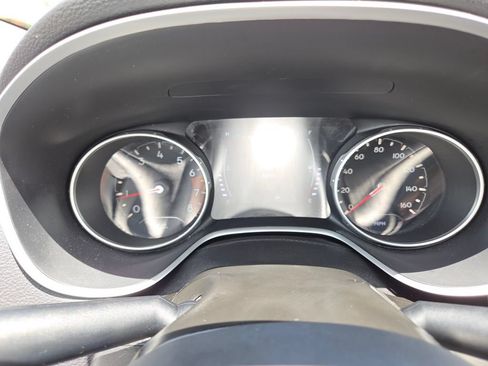 Used 2019 Jeep Compass Latitude w/ Cold Weather Group FWD image 35