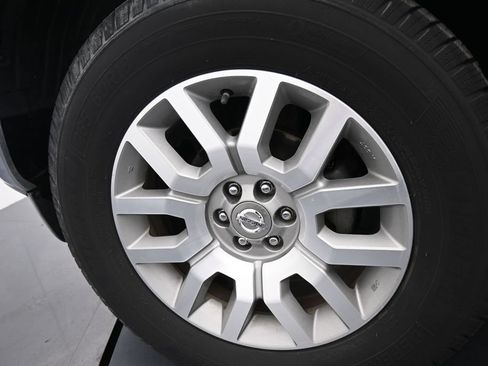 Used 2012 Nissan Frontier SL AWD/4WD image 14
