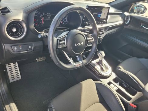 Used 2023 Kia Forte GT-Line w/ GT-Line Premium Package image 9