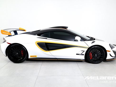 Used 2020 McLaren 620R RWD image 10