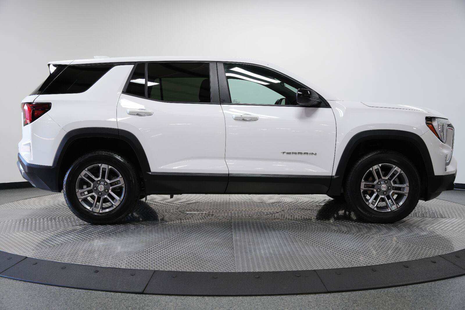 Used 2026 GMC Terrain Elevation FWD image 8