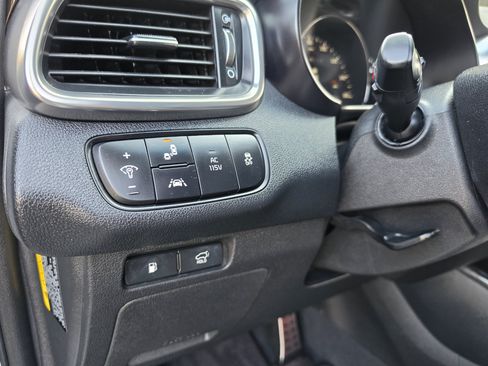 Used 2018 Kia Sorento SX FWD image 40