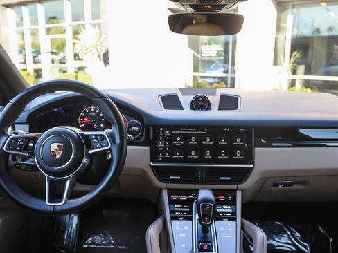 Used 2019 Porsche Cayenne image 12