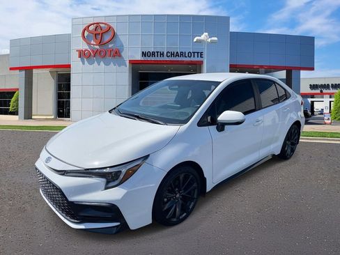 Used 2025 Toyota Corolla SE image 5