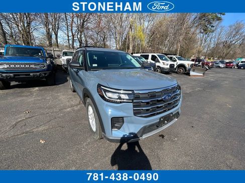 Used 2025 Ford Explorer Active AWD/4WD image 1