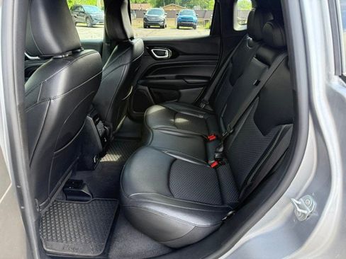 Used 2023 Jeep Compass Latitude w/ Convenience Group AWD/4WD image 9