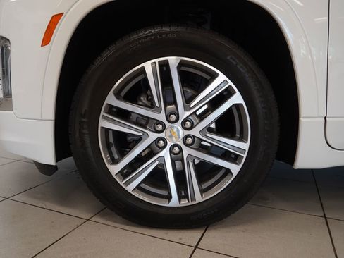 Used 2023 Chevrolet Traverse High Country w/ LPO, Floor Liner Package AWD/4WD image 10