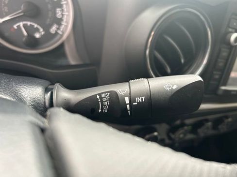 Used 2019 Toyota Tacoma SR5 AWD/4WD image 26
