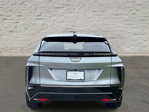 Certified 2024 Cadillac Lyriq Luxury AWD/4WD image 4