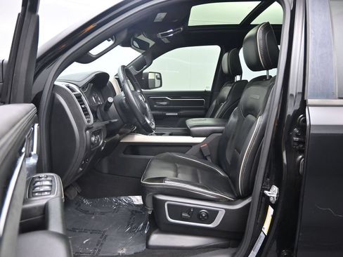 Used 2019 RAM 1500 Laramie AWD/4WD image 17