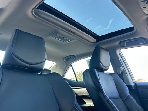 Used 2017 Toyota Corolla SE w/ Carpet Mat Package (TMS) image 15