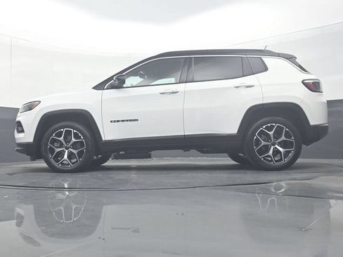 Used 2025 Jeep Compass Limited AWD/4WD image 30