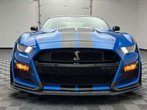 Used 2021 Ford Mustang Shelby GT500 w/ Carbon Fiber Track Pack RWD image 3