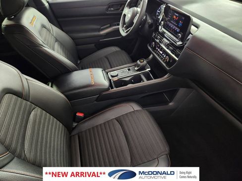 Used 2025 Nissan Pathfinder Rock Creek AWD/4WD image 15