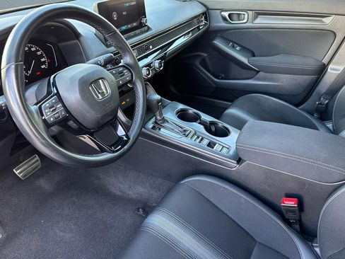 Used 2023 Honda Civic Sport image 4