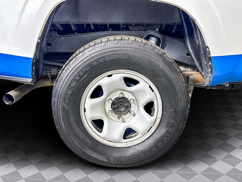 Used 2022 Toyota Tacoma SR image 33