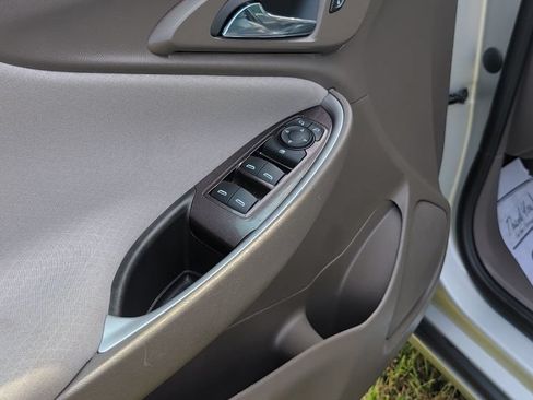 Used 2022 Chevrolet Malibu LS FWD image 11