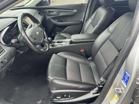Used 2019 Chevrolet Impala LT FWD image 17
