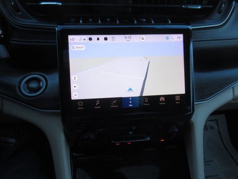 Used 2022 Jeep Grand Cherokee Limited AWD/4WD image 29