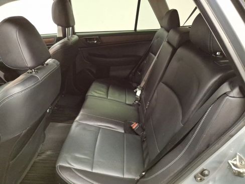 Used 2018 Subaru Outback 2.5i Limited image 12