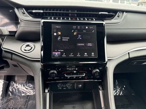 Certified 2025 Jeep Grand Cherokee L Laredo w/ Luxury Tech Group I AWD/4WD image 12