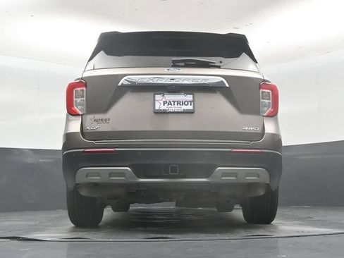 Used 2021 Ford Explorer XLT w/ Equipment Group 202A AWD/4WD image 50