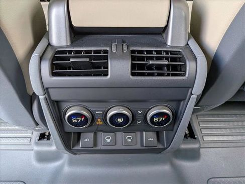 Used 2021 Land Rover Defender 110 SE AWD/4WD image 18