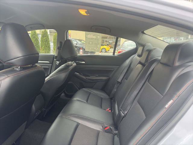 Used 2024 Nissan Altima 2.5 SR FWD image 12