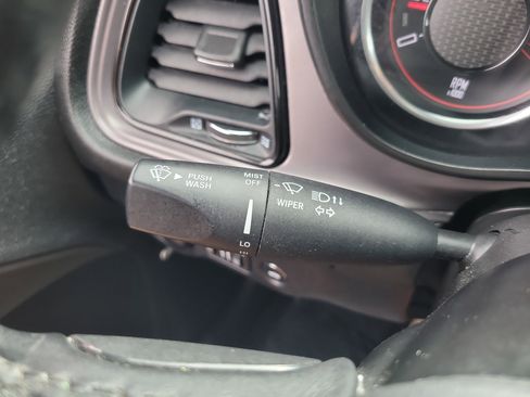 Used 2023 Dodge Challenger SXT image 27