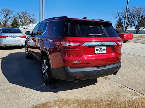 Used 2020 Chevrolet Traverse LT w/ LT Premium Package image 7