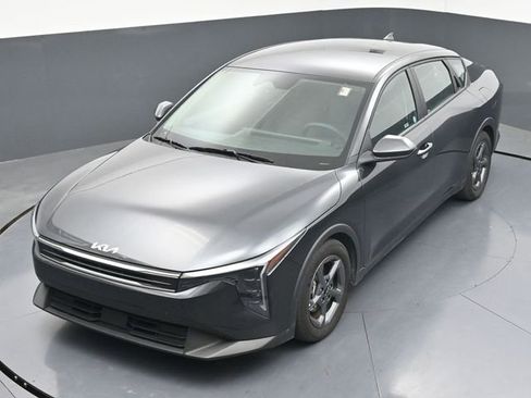 Used 2025 Kia K4 FWD image 36