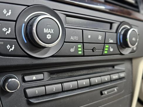 Used 2011 BMW 328i Convertible image 39