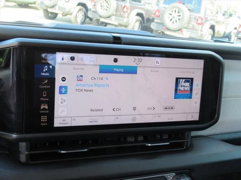 New 2025 Jeep Gladiator Sport image 23