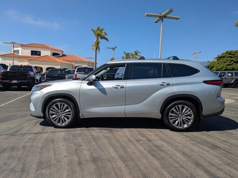 Used 2020 Toyota Highlander Platinum image 8