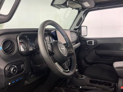 Certified 2025 Jeep Wrangler Unlimited Rubicon 4xe w/ Safety Group image 22